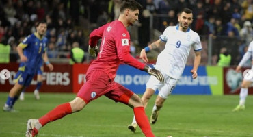 BUNDESLIGA Vasilj obranio penal, ali završio utakmicu s dva brza žuta