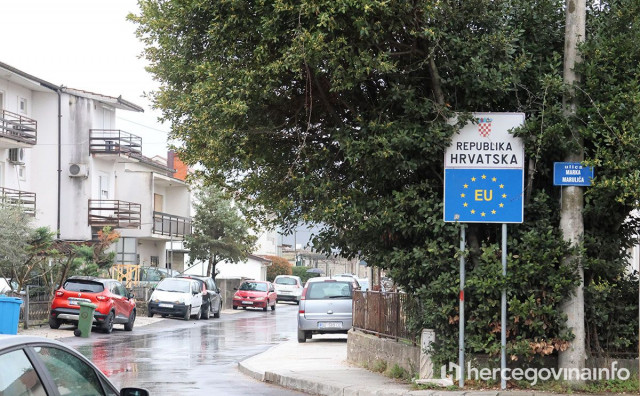 ŽIVOT NA GRANICI Samo iz Hrvatske može ući u svoju kuću u BiH, a jednom je platio kaznu od 5.000 KM
