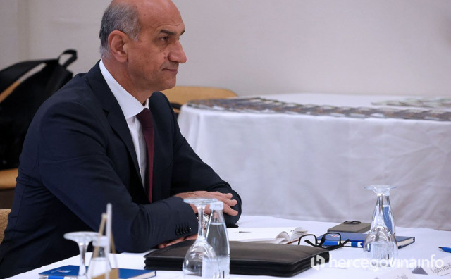 Vozači bijesni, Pravdić se pravda: Radovi na tunelu Crnaja potrajat će do listopada