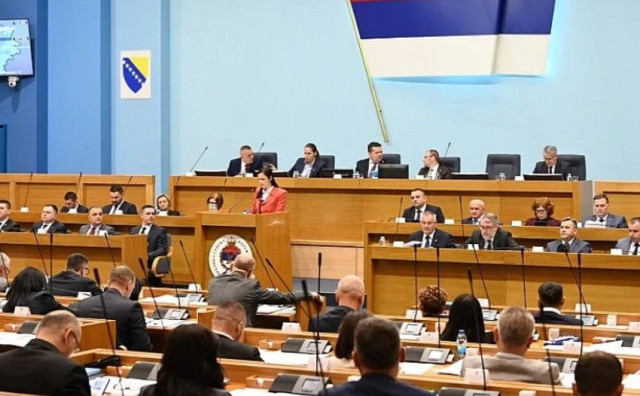 NSRS USVOJILA NACRT NOVOG USTAVA RS-a Većina oporbe nije došla na glasovanje