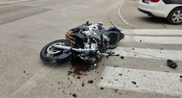 Sudar motocikla i automobila u Dubrovačkoj ulici u Mostaru