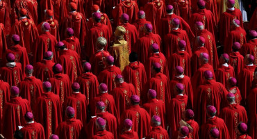 Kardinali u Vatikanu moraju predati svoje telefone, a i kuhinja je dobila upute