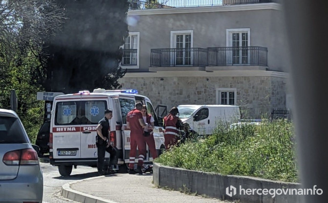 Automobil na Buni udario u bankinu