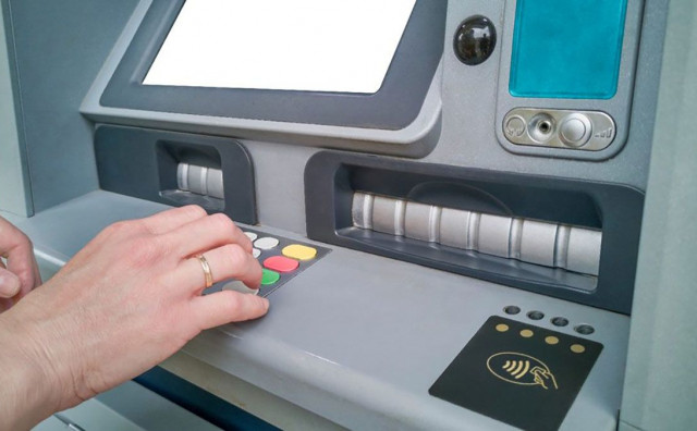 VESELJE U DRŽAVI Dobili su prve bankomate