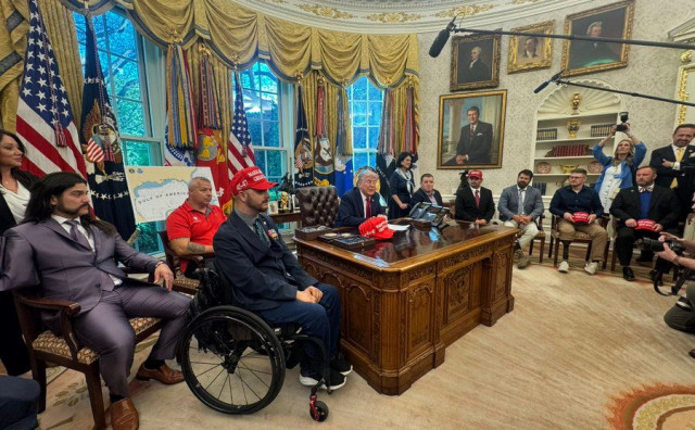 'POGODILI SU VAS? SJAJNO' Trump šokirao izjavom pred vojnicima bez nogu