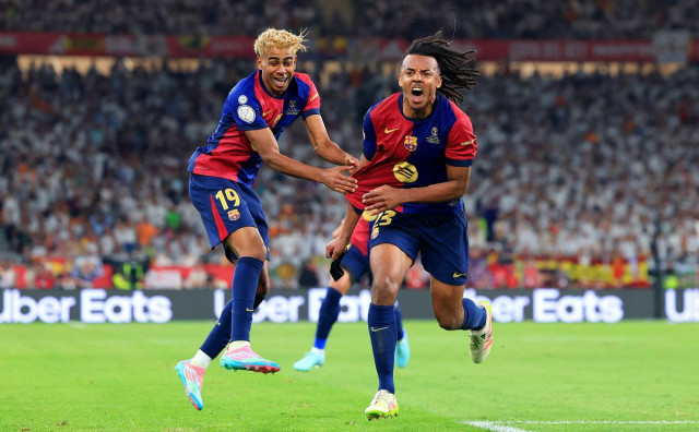 KUP KRALJA Barcelona podigla trofej nakon napete utakmice koja je otišla u produžetke