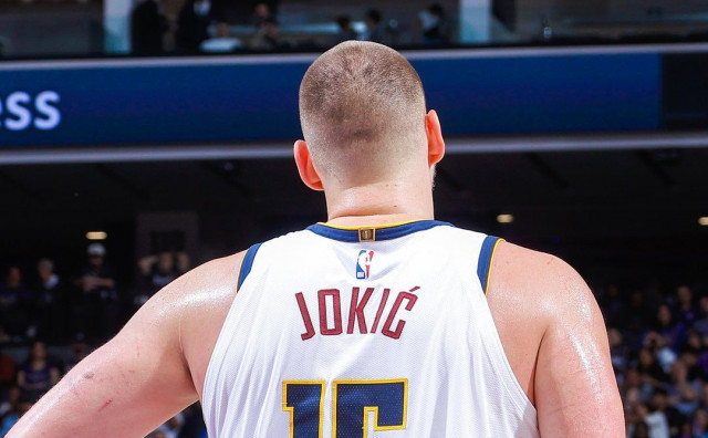 Denver u panici Jokić ozlijedio ruku, status neizvjestan
