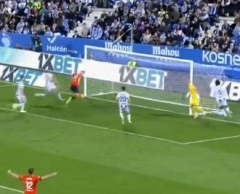 Budimir je za Osasunu promašio gotovo nemoguće, mnogi ga uspoređuju sa Sivonjićem