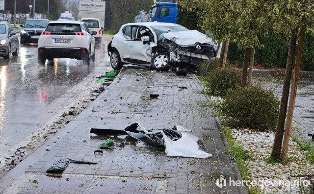 ŠIROKI BRIJEG Jedna osoba ozlijeđena u sudaru automobila i teretnog vozila