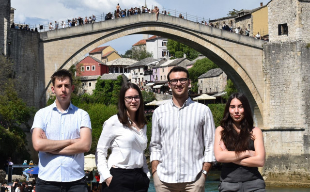 DIGITALNA REVOLUCIJA KREĆE IZ MOSTARA Četvero mladih studenata napravilo prvu platformu za online aukcije u BiH