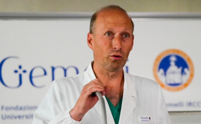 LIJEČNIK PAPE FRANJE 'Oči su mu bile otvorene, nije mi odgovorio. Shvatio sam tada...'