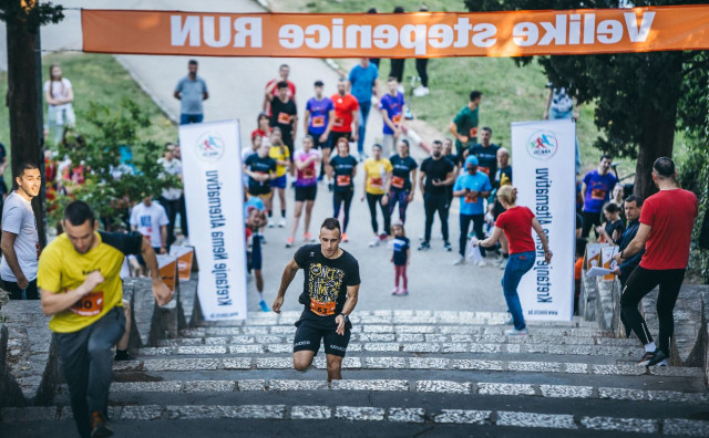 DAN BEZ LIFTA Utrka velikim mostarskim stepenicama