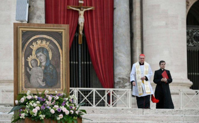 DOLAZE NA ISPRAĆAJ Trump, Macron, Zelensky i svjetski lideri stižu u Vatikan