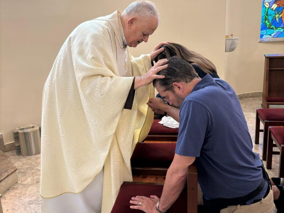 Jim Caviezel i fra Jozo Zovko blagoslov