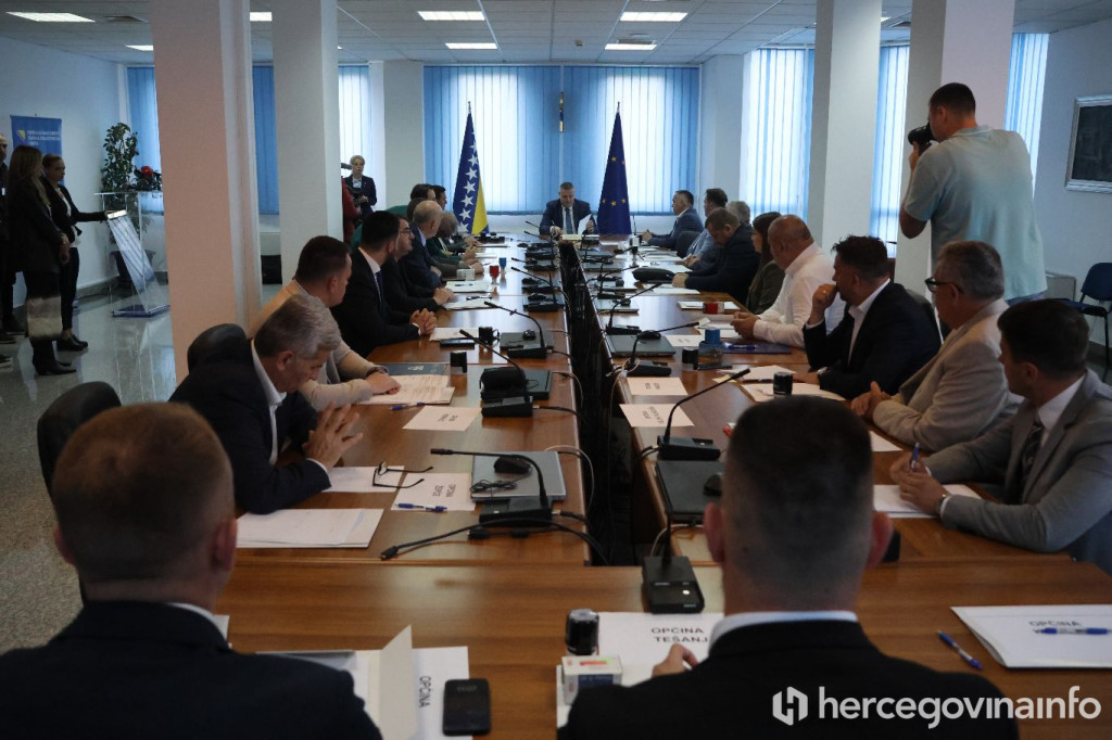 Vojin Mijatović s predstavnicima lokalnih zajednica u Federaciji