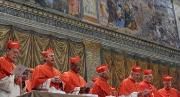 UOČI KONKLAVE Posljednji dan, osma zadušnica za papu Franju