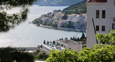 Neum prvašićima isplaćuje po 250 KM jednokratne pomoći