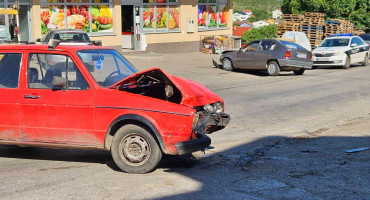Dvije osobe lakše ozlijeđene u prometnoj nesreći u Mostaru