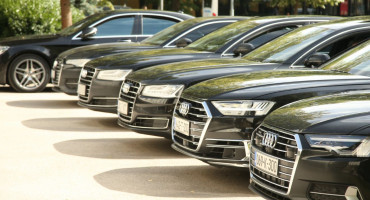 Nabava za NSRS: Stotine tisuća KM za limuzine iz tvrtke savjetnika predsjednika Skupštine