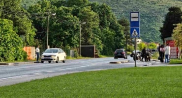 Sudar motocikla i automobila u Vrapčićima kod stadiona Veleža