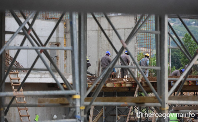 Bili smo na gradilištu, pogledajte kako napreduje izgradnja bazena u Mostaru