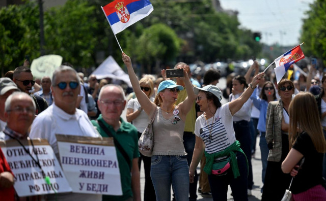 'TKO NE SKAČE TAJ JE ĆACI' Veliki prosvjed u Beogradu, policija čuva 'Ćacilend'
