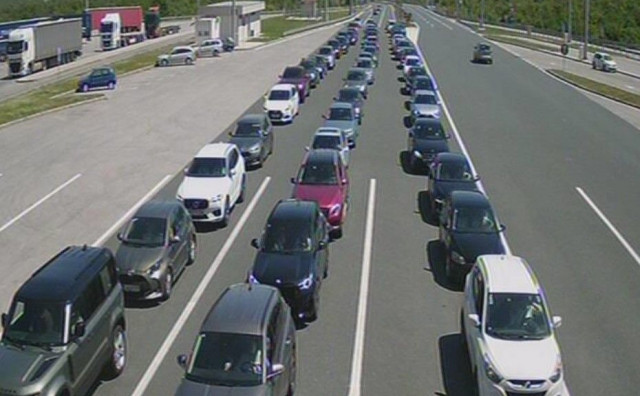 KRAJ VIKENDA Očekuju se velike gužve na granicama