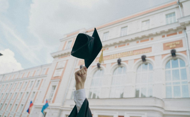 Tko je sve doktorirao? Pogled u akademske biografije političara iz BiH