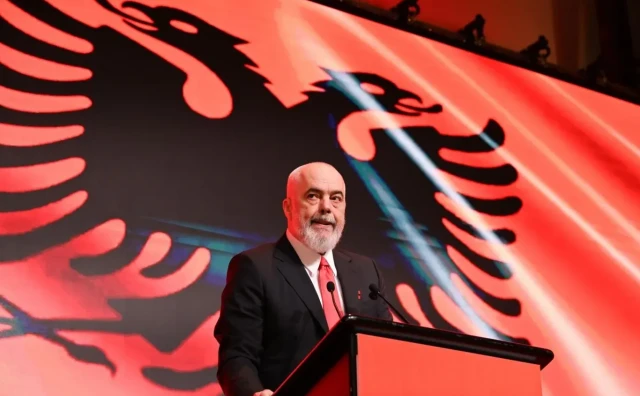 Oporba u Albaniji želi svrgnuti Ramu dok on ide ka apsolutnom rekordu