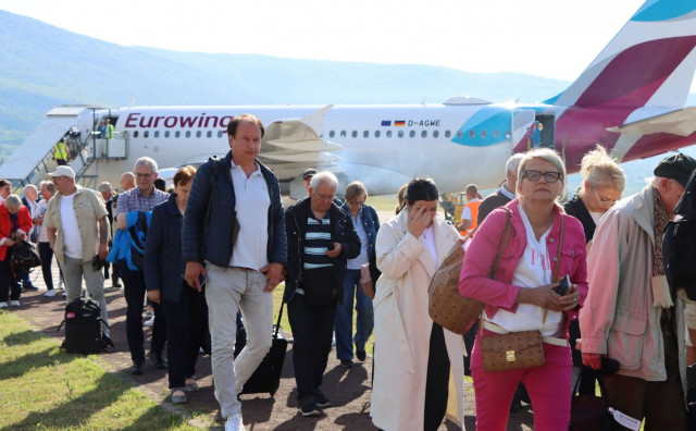 NAKON ŠEST GODINA Avion pun putnika iz Düsseldorfa ponovno sletio u Mostar