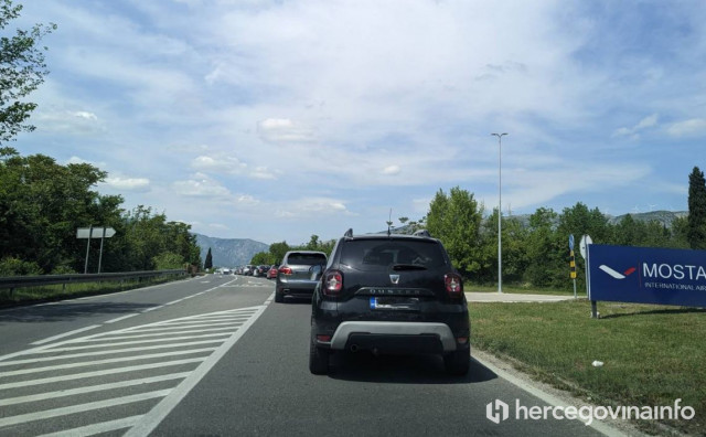 Velike gužve i kolone na ulazima u Mostar sa sjevera i juga