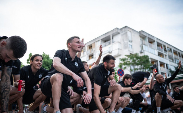 Pogledajte kako su igrači Zrinjskog uživali u emotivnom dočeku navijača