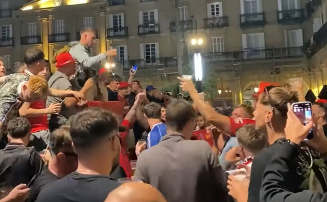 Navijački neredi u San Sebastiánu: Letjele boce i stolice uoči spektakla u Bilbau