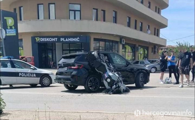 PROMETNA NA TROMEĐI Sudar automobila i motocikla, izlilo se ulje