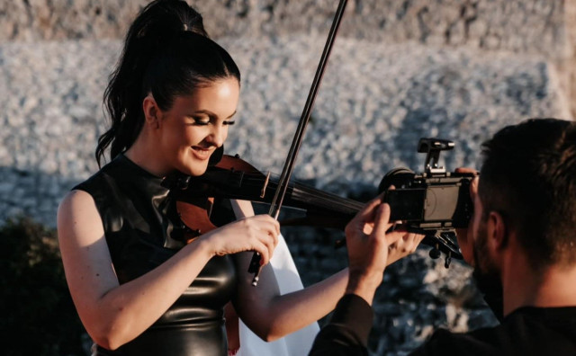Violinistica iz Mostara oduševila svatove u Imotskom
