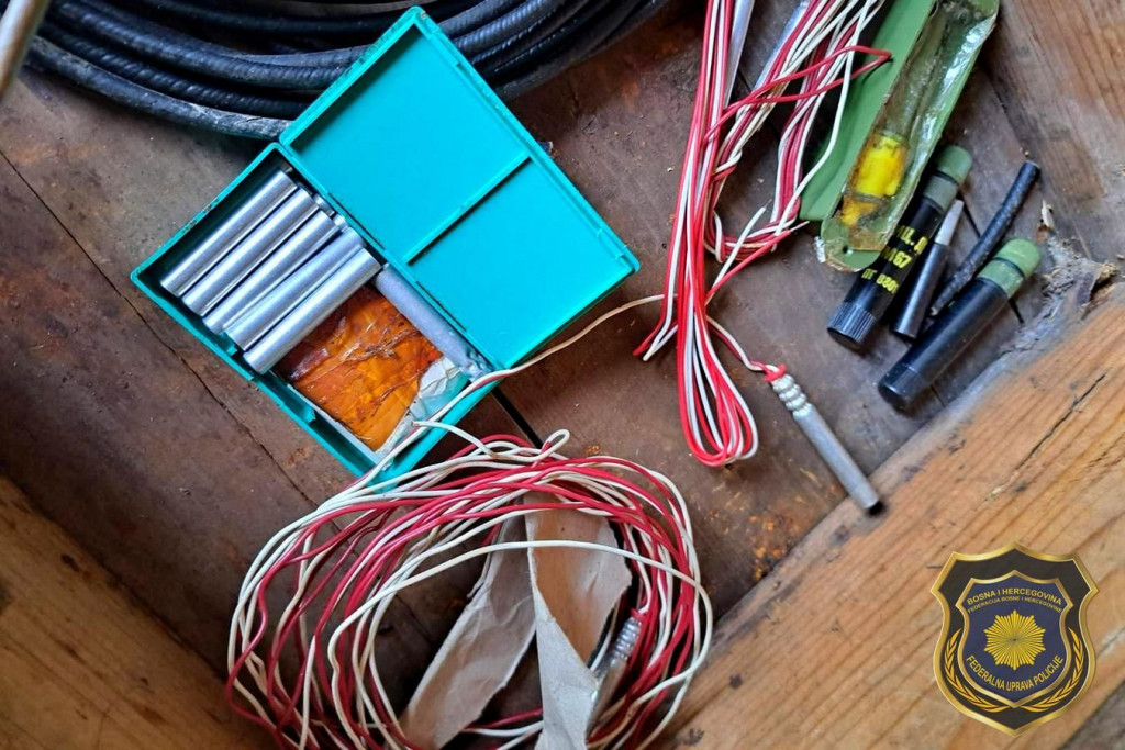 FUP u Gabeli pronašao oružje i eksploziv