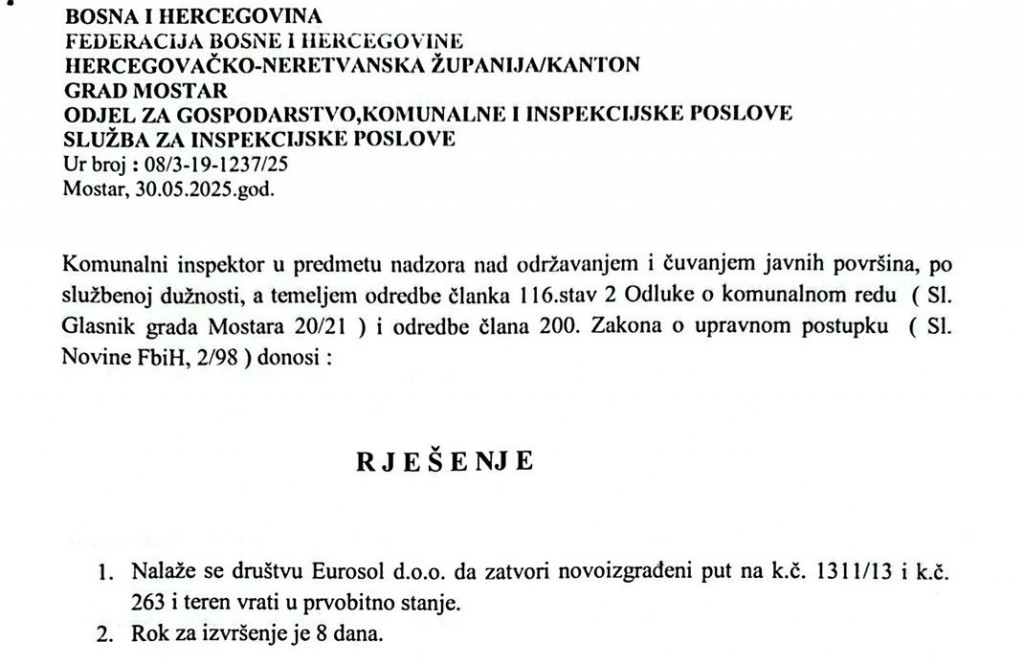 Nalog komunalnog inspektora, Takač mora zatvoriti nelegalni put
