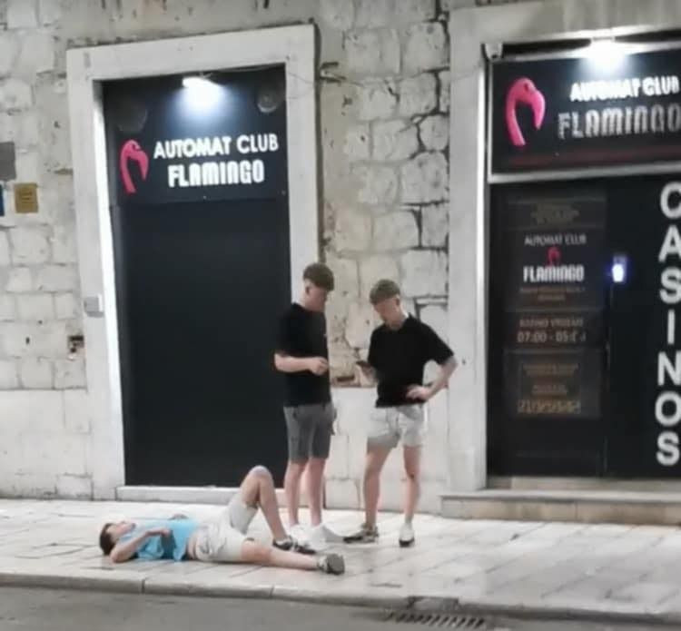 Pijani turisti na ulicama Splita 