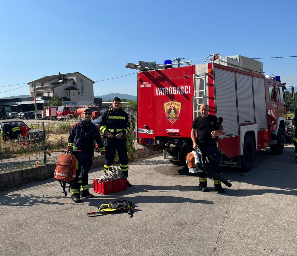 Vatrogasci na terenu kod Gruda