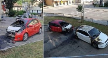 Zapaljeni automobili u Jablanici