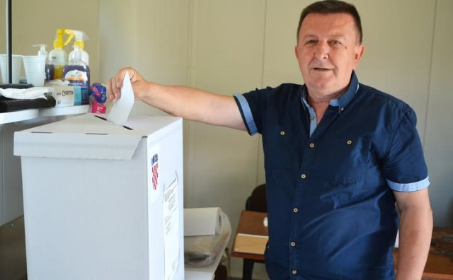 HDZ-ovac u Hrvatskoj slavio pobjedu, pa doznao da je fotelju izgubio za samo 6 glasova