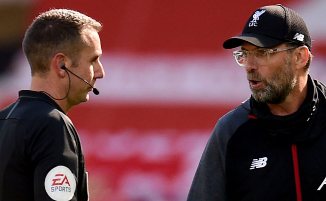 Proslavljeni UEFA i FIFA sudac priznao da je gay i da se drogira, danas radi kao dostavljač