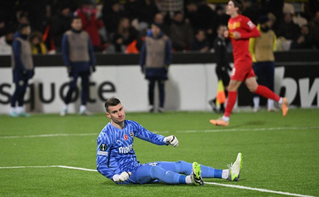 Dominik Livaković prekrižen u Fenerbahčeu