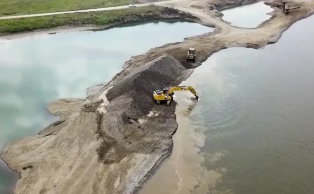 Nelegalna eksploatacija šljunka prijeti poplavama i kolapsom