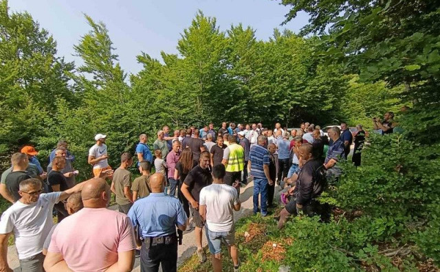 Prosvjedovali Hercegovci i Crnogorci, traže da se ponovno otvori granični prijelaz koji su godinama koristili