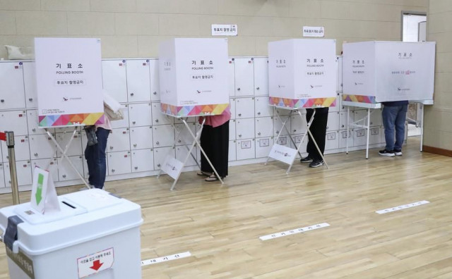Južna Koreja bira novog predsjednika, više od trećine birača već iskoristilo pravo glasa