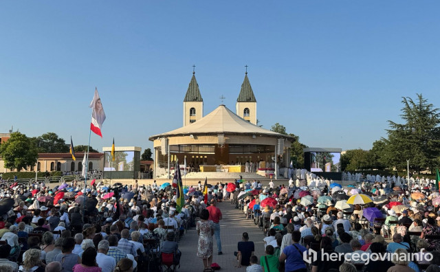Međugorje proslavilo 44. obljetnicu Gospinih ukazanja, stigli deseci tisuća hodočasnika