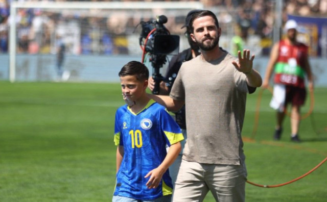 Miralem Pjanić se oprostio od nogometne reprezentacije BiH