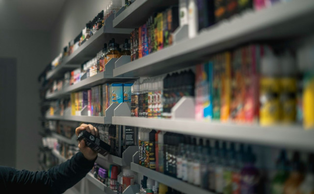 Od duhana do vapea: Zašto sve više odraslih pušača prelazi na elektronske cigarete