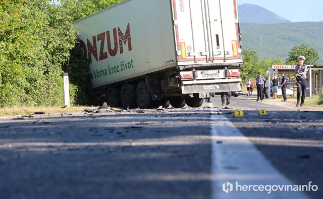 Prometna nesreća kod Mostara: Jedna osoba ozlijeđena u sudaru šlepera i pogrebnog vozila